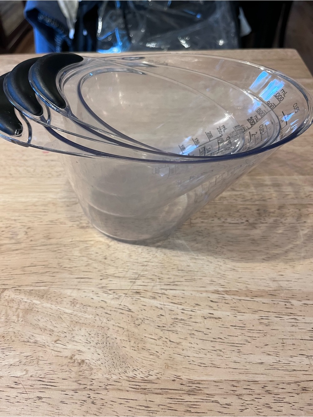 Pampered Chef Clear Plastic Measuring Cups with Black Grip Handles Set of 3